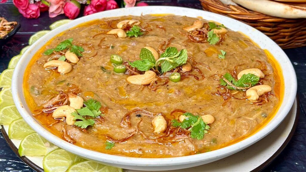 Haleem Famous food dish to try in Hyderabad