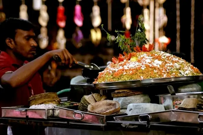 Famous pani puri to dahi puri, Hyderabad’s street chaat scene is vibrant and flavorful.